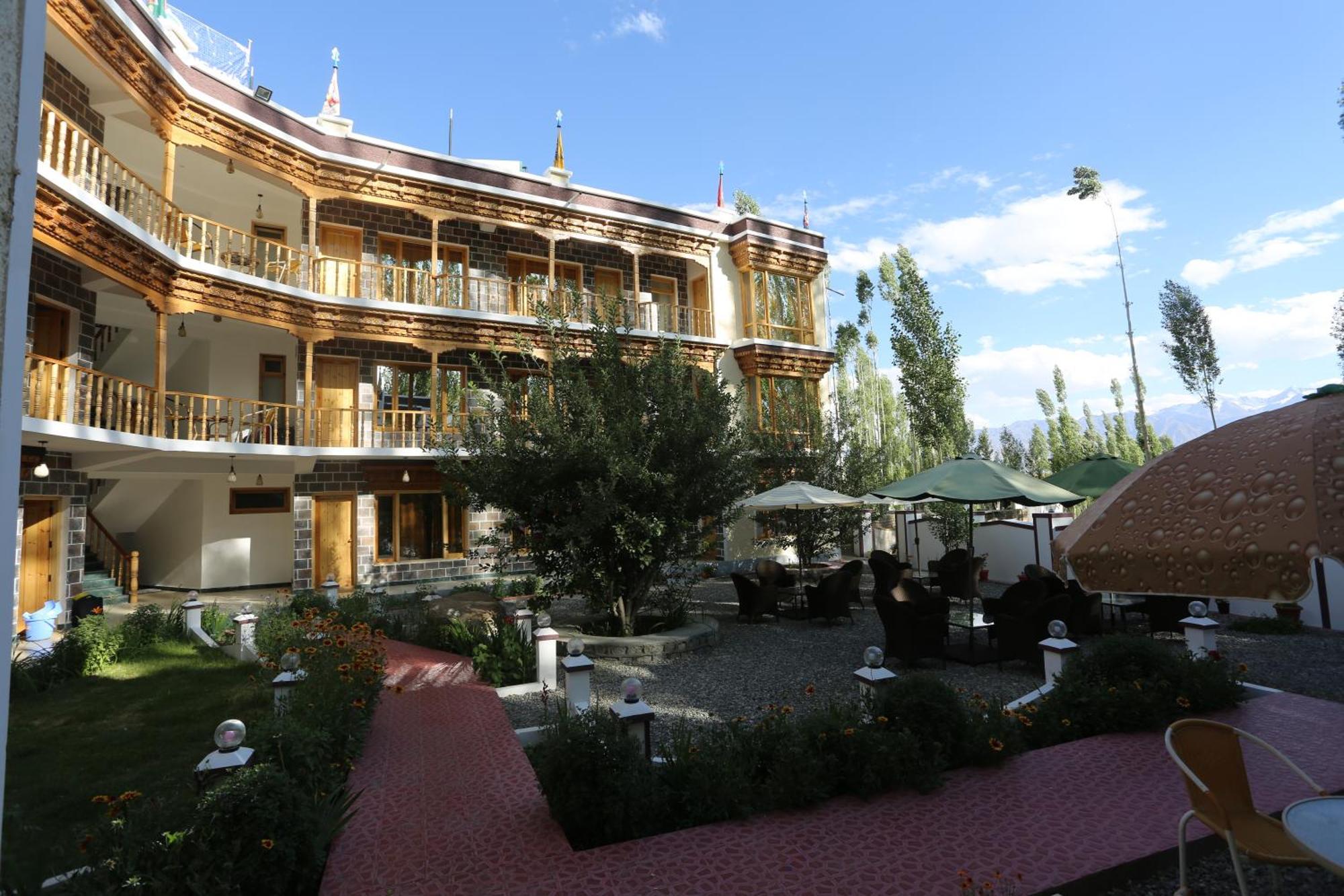 Hotel Lhalingkha Лех Екстер'єр фото