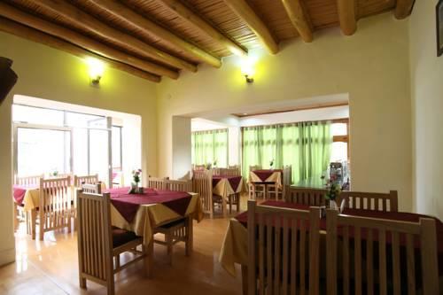 Hotel Lhalingkha Лех Екстер'єр фото